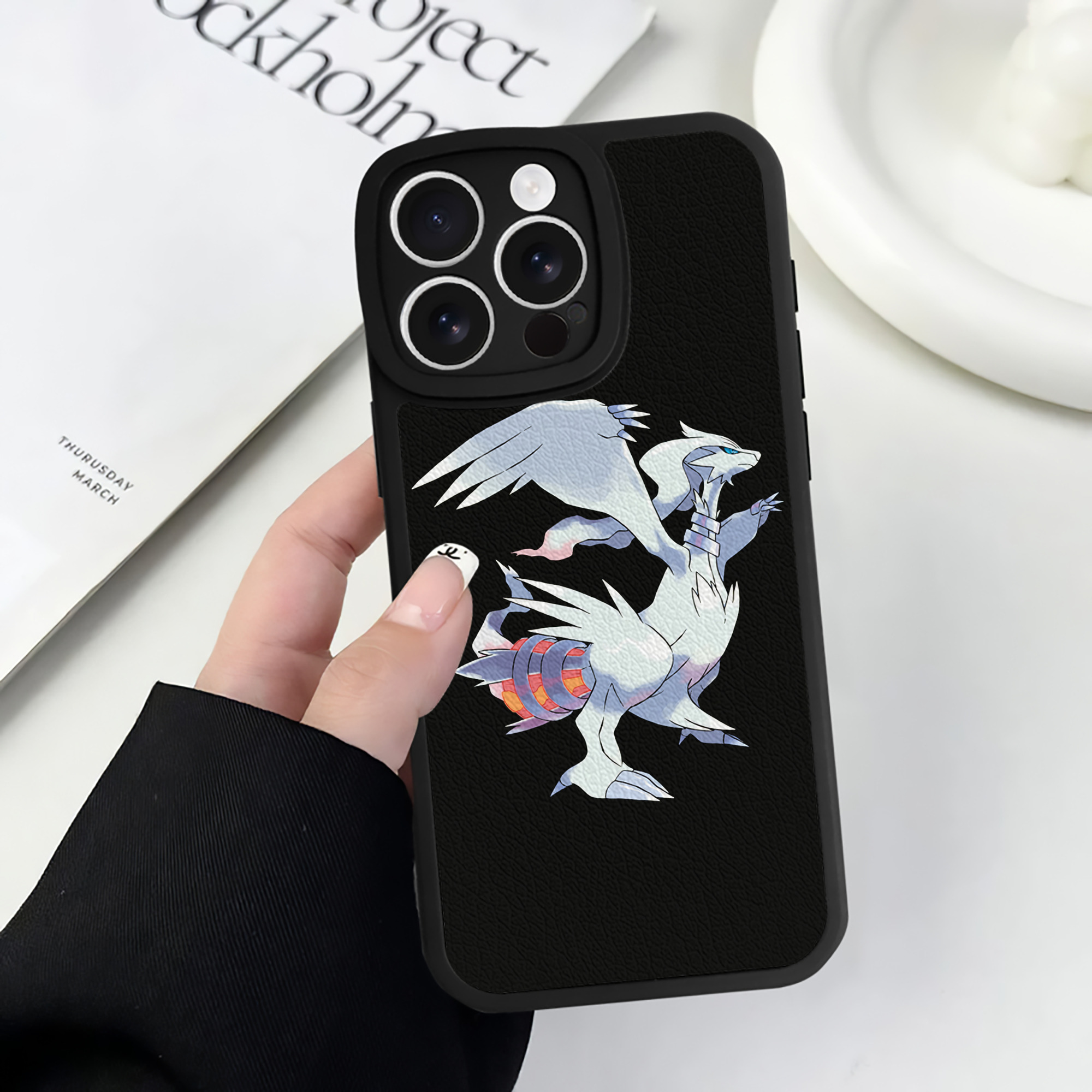 （画像用） ポケットモンスター Pokémon 【iPhone 16シリーズ対応】シリコンスマホケース（レザー調） 材質：シリコン
